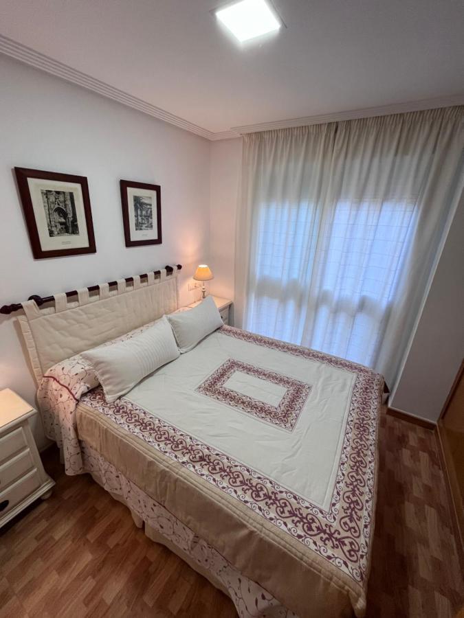 Gatu Villa Elvira Junto Al Hospital Y Playa 2 Dormit Y 2 Banos, Preferente Mayores De 25 Anos Y Familias Cádiz Exterior foto