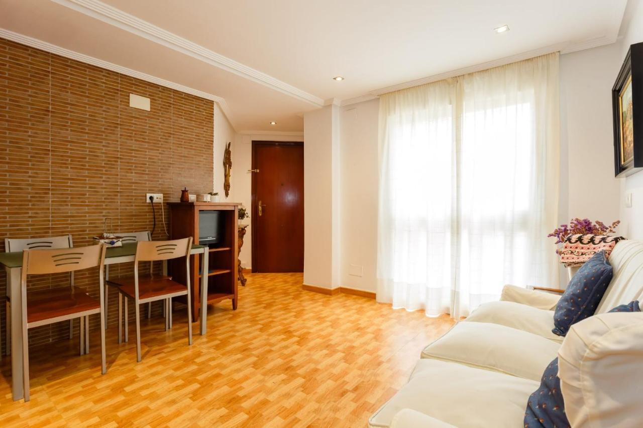 Gatu Villa Elvira Junto Al Hospital Y Playa 2 Dormit Y 2 Banos, Preferente Mayores De 25 Anos Y Familias Cádiz Exterior foto